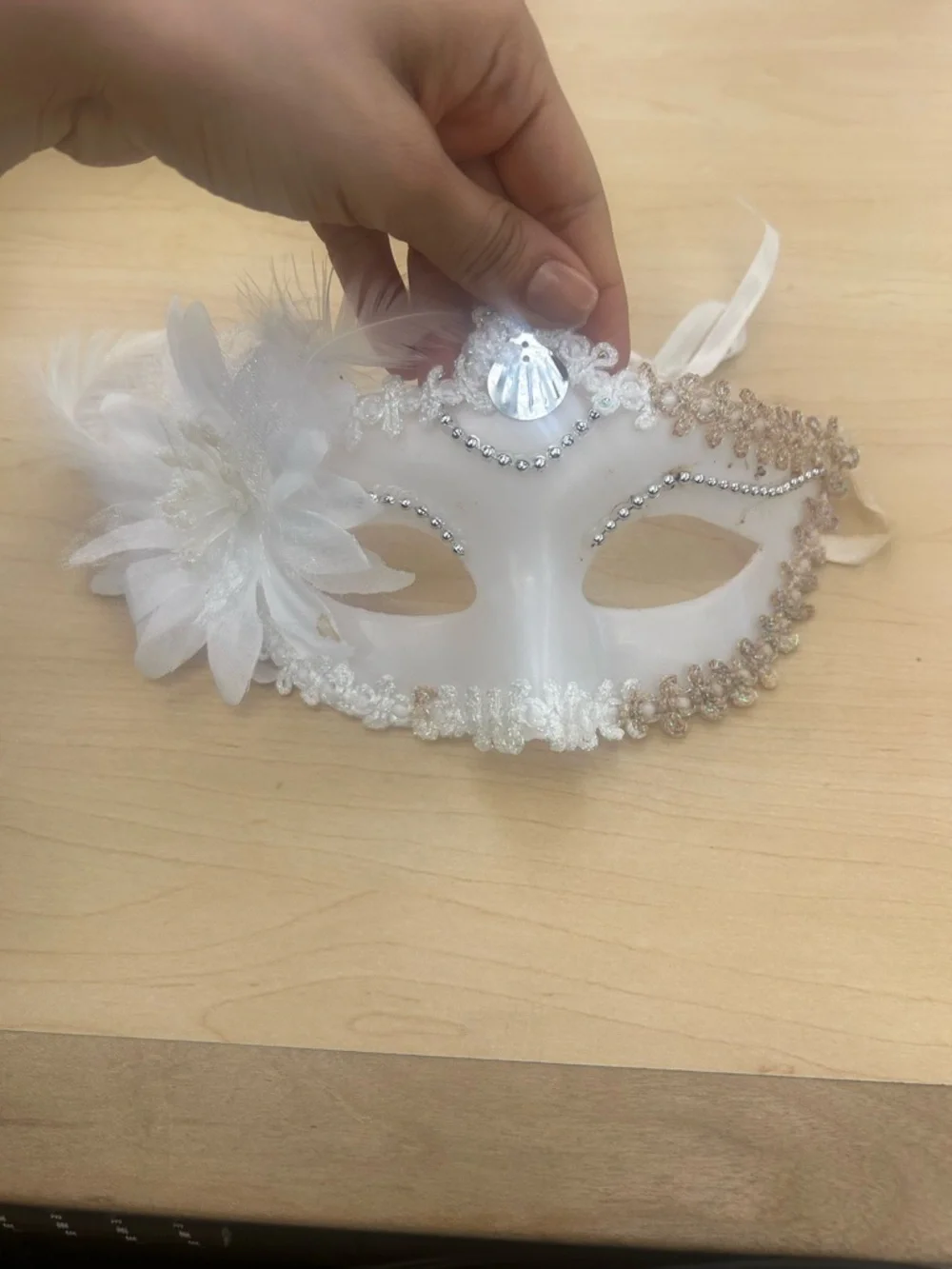 MASQUERADE MASK - Picture 4 of 7